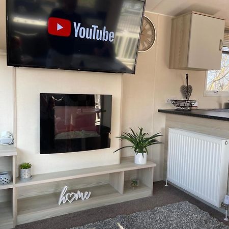Haggerston Castle 6 Berth Caravan - Lakefield 115 Cheswick  エクステリア 写真